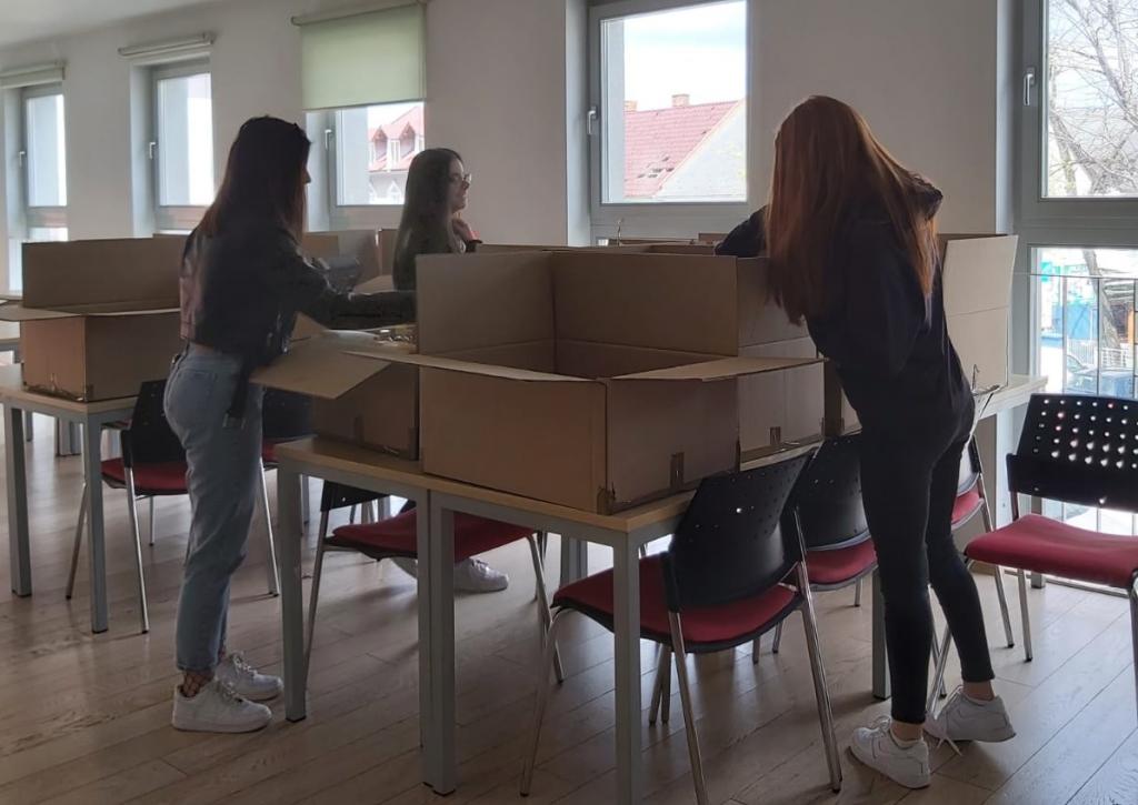 slaganje artikala u kutije