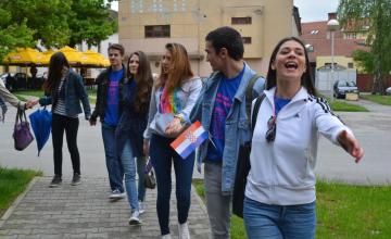 Dan škole 8. svibnja 2014. godine. Akcija "Zagrlimo stari grad". Foto: Veronika Ivančević